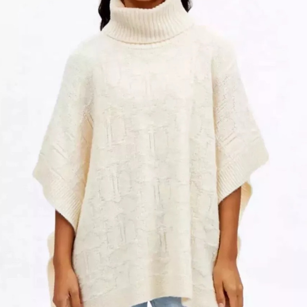 NWT Coach Signature Rare Ivory Wool Blend Poncho Sweater Turtleneck sz M/L.